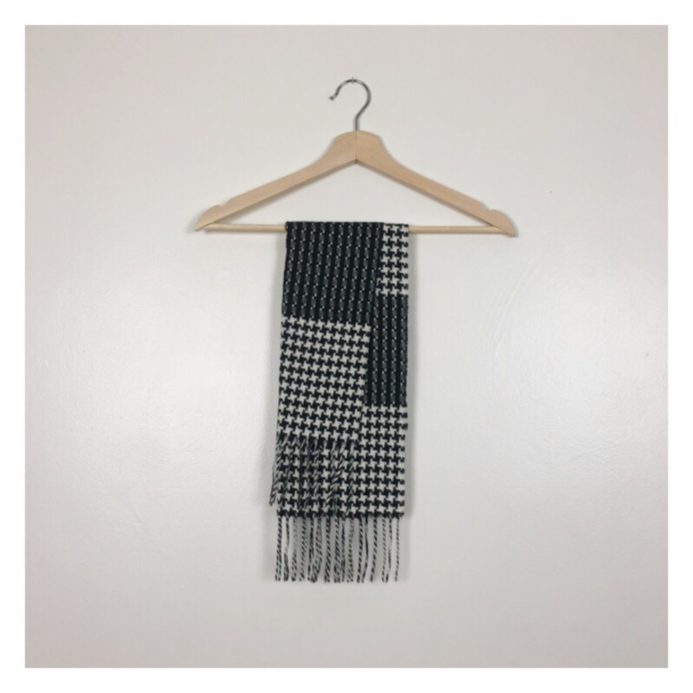 houndstooth wool fringe scarf - Picture 2 of 4